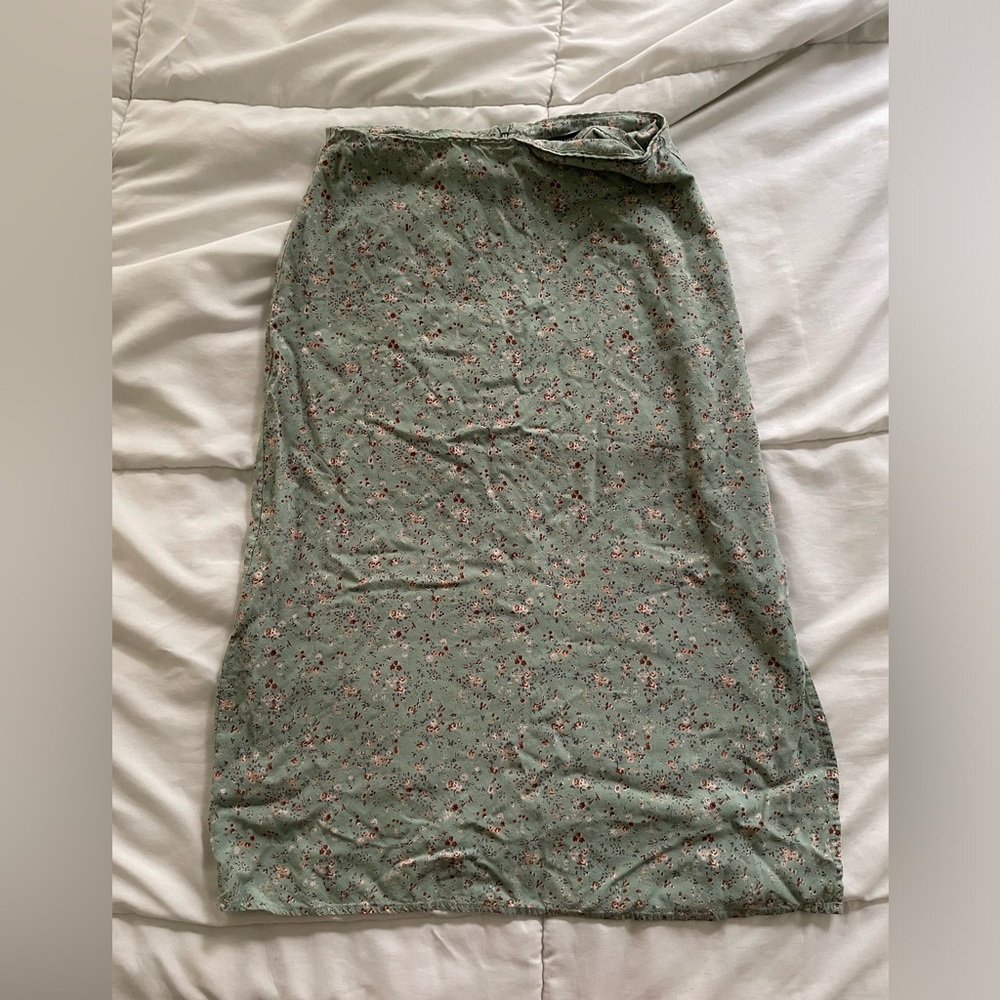 Brandy Melville mid-length skirt with slit